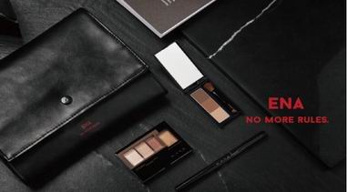 時尚icon強強聯(lián)手，KATE X 松本惠奈合作款化妝套組震撼上線