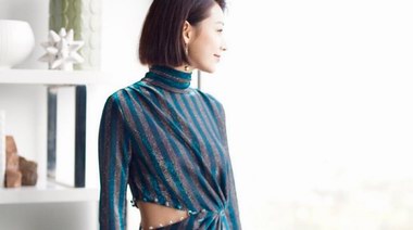 溫雅受邀AMA紅毯主持  全新短發(fā)造型靈氣十足