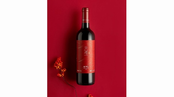 天塞新品塞外鏡湖，點亮新年紅酒市場