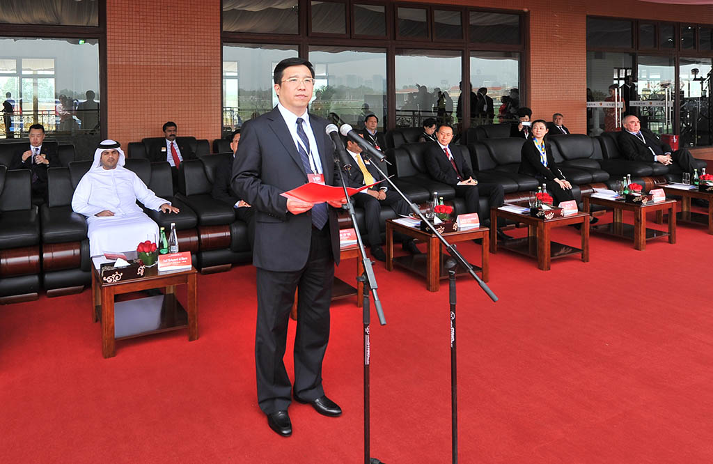 2014中國(guó)成都-溫江迪拜國(guó)際杯賽馬經(jīng)典賽金激情上演