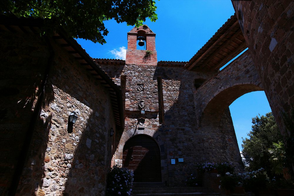 薩拉堡芝華露（CERVARO）干白，是意大利第一個可以長期收藏的高檔干白葡萄酒