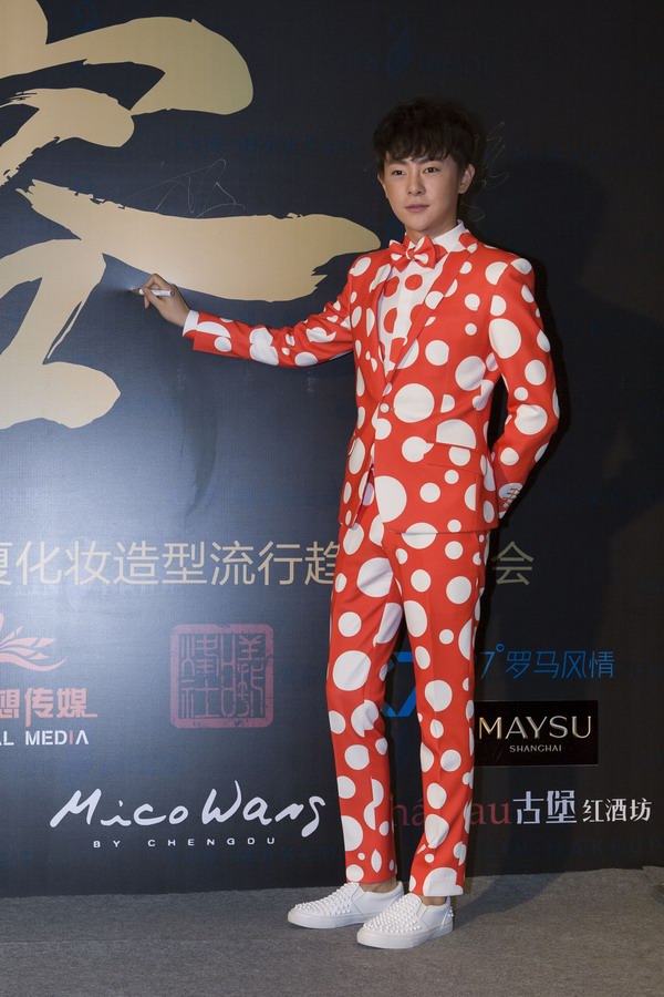 張皓然、甘露、班嘉佳亮相2015春夏化妝造型趨勢(shì)發(fā)布會(huì)