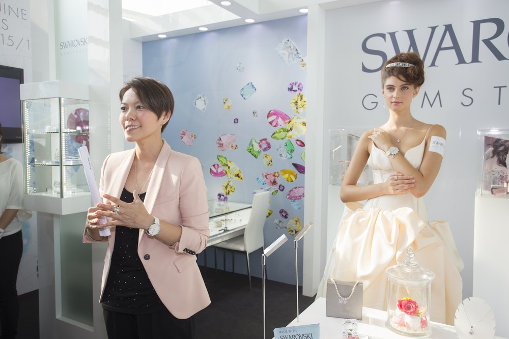 施華洛世奇《寶石視界 - 頭冠與頭飾特刊》閃耀登場(chǎng)