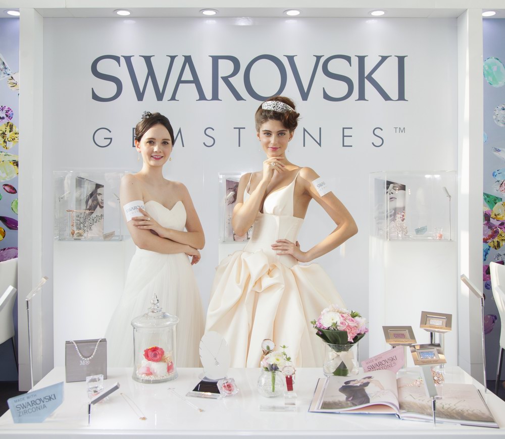 施華洛世奇《寶石視界 - 頭冠與頭飾特刊》閃耀登場(chǎng)