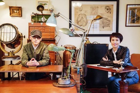 多吉和Karen的世界，睡覺不同床，不要孩子，恩愛如初。