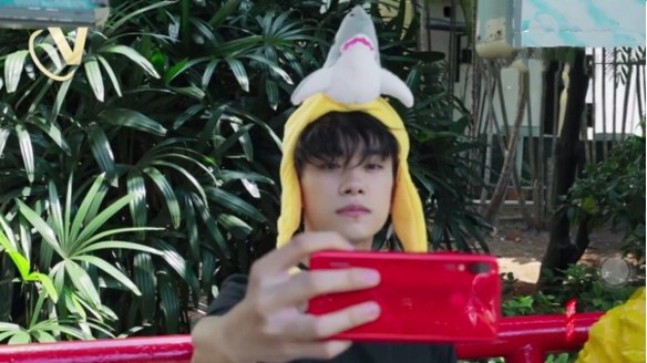 易烊千璽亞運(yùn)會(huì)閉幕式表演獨(dú)家花絮曝光 nova3相思紅記錄游樂園放飛自我