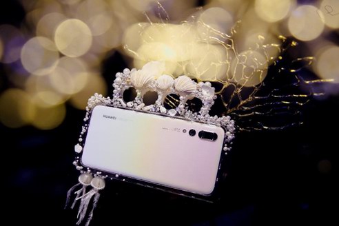 芭莎明星慈善夜，華為P20系列氣質(zhì)出眾成為明星寵兒