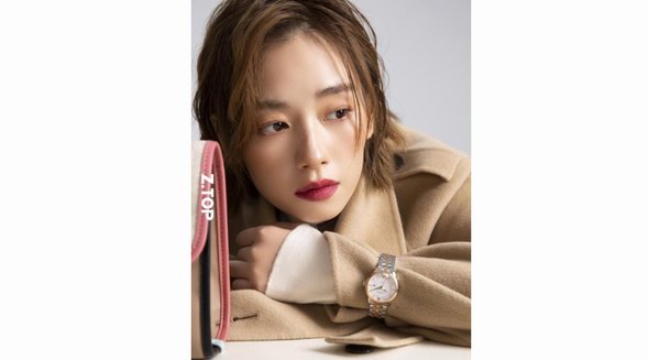 劉雅瑟佩戴天珺賽格魯腕表，演繹不設(shè)限的經(jīng)典