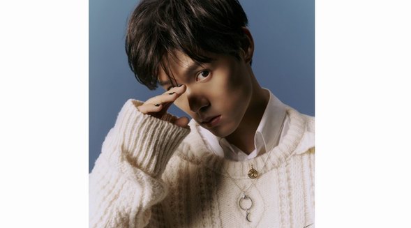 董又霖時(shí)尚演繹創(chuàng)意疊戴 冬日男友造型溫暖上線