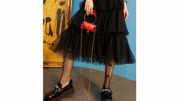 蛋糕裙怎么搭配上衣 夏天這個搭配簡直不要太好看！