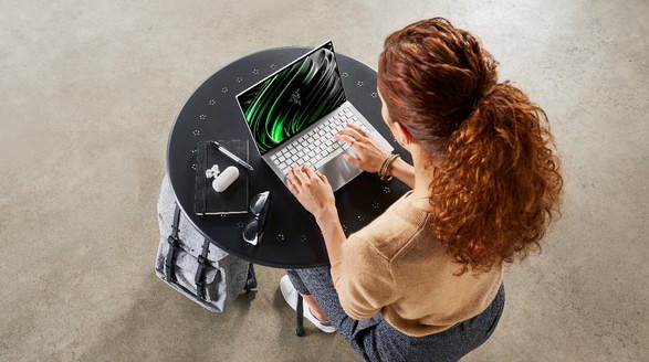 工作高效游戲暢爽 Razer Book13性能卓越