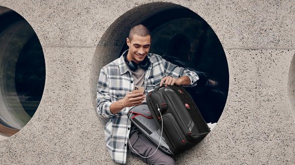 卓越功能，專業(yè)玩家之選——Wenger威戈城市行者系列PlayerOne 17.3英寸游戲電腦雙肩背包