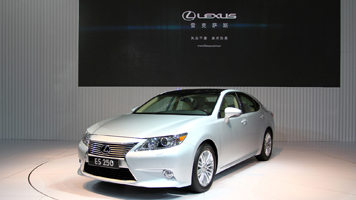 LEXUS雷克薩斯攜全新一代ES 250登陸第16屆深港澳國(guó)際汽車博覽會(huì)